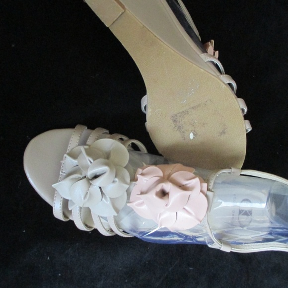 $215 KELSI DAGGER raised mum strap SANDAL 8m - Picture 5 of 5